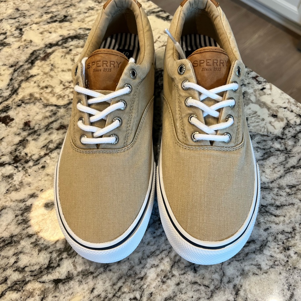 BRAND NEW Sperry Topsider